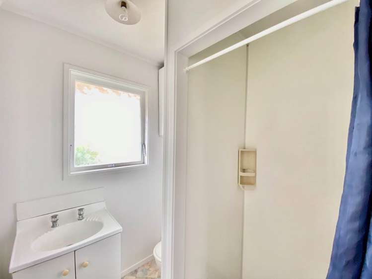 2/16 Mount Smart Road Royal Oak_6