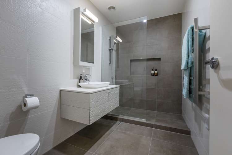 10 The Boardwalk Auckland Central_16