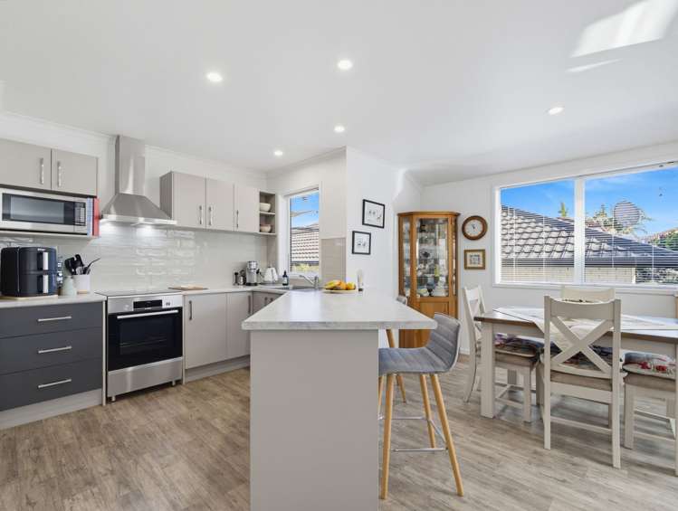 14 Muirfield Crescent Aongatete_6