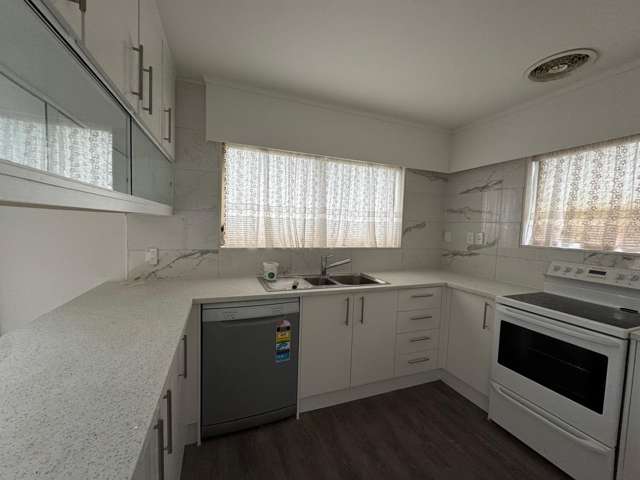 2/69 Settlement Road Red Hill_2