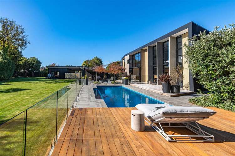 9 Walnut Avenue Strowan_37