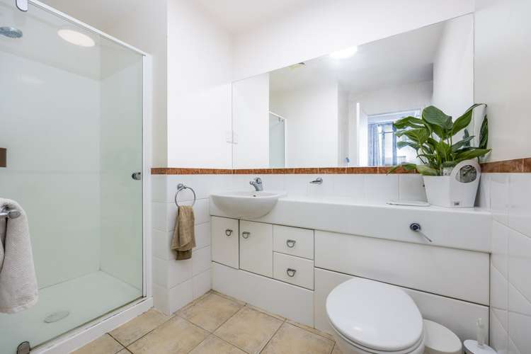 8e/14 Waterloo Quadrant Auckland Central_11