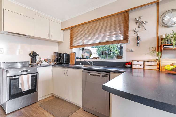 1 Bata Place Pomare_5