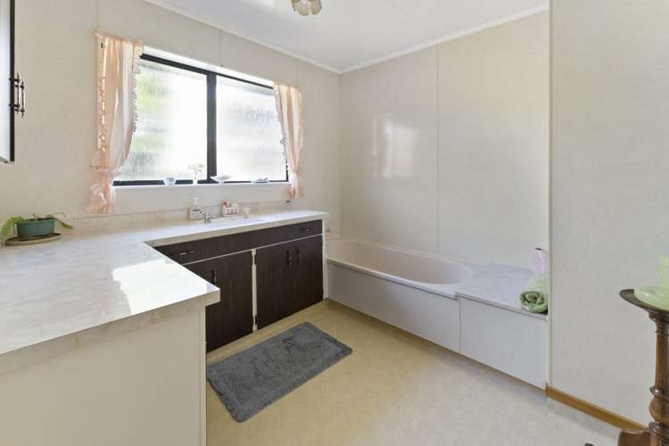 3c Shakespeare Walk The Wood_10