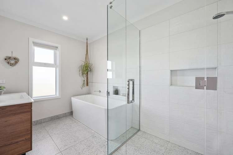 9 Kanuka Grove Kinloch_22