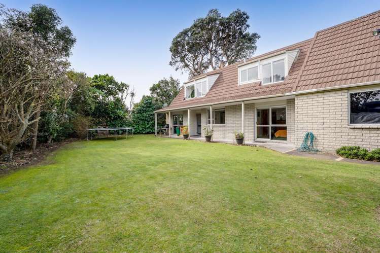 1138 South Road Oakura_19