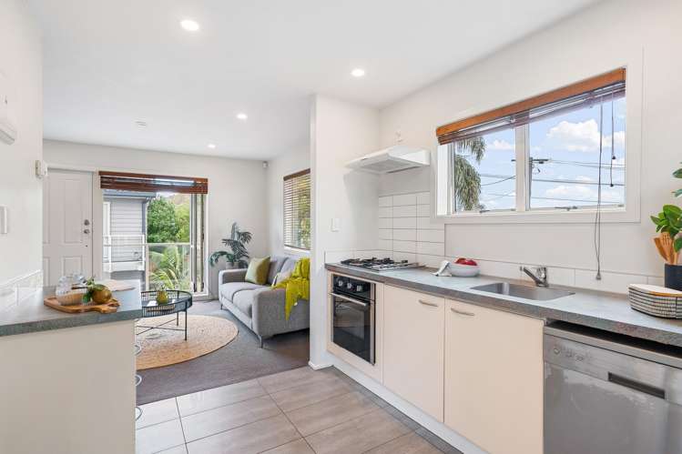 10i Sylvan Avenue East_4