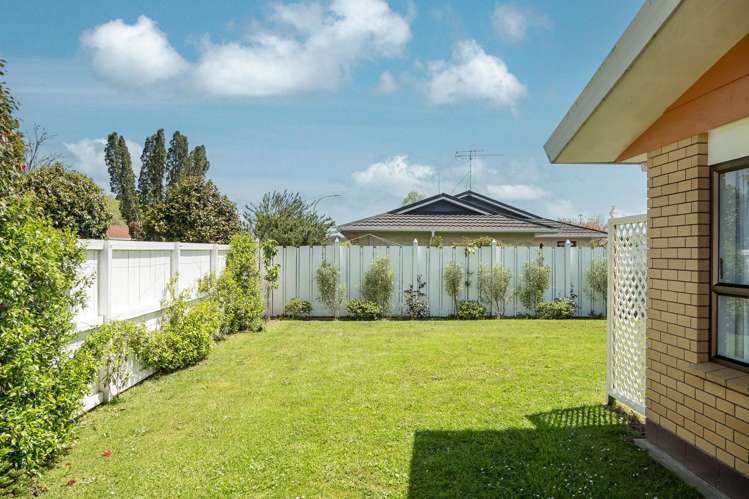 8 Conrad Place Leamington_18