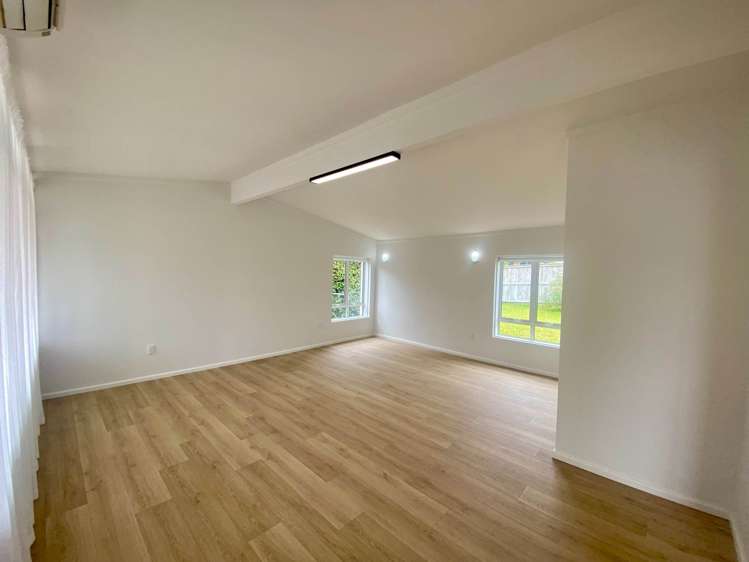 8A Puketea Street Blockhouse Bay_1