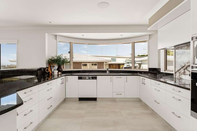 3 Seaview Road Otumoetai_7