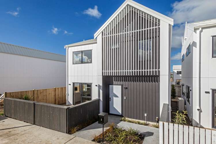 8 Green Bamboo Road Hobsonville_21