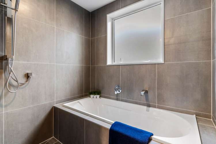 25d Capilano Place Glenfield_19