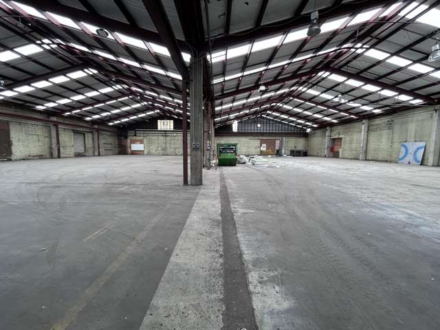 Large High Stud Industrial Warehouse