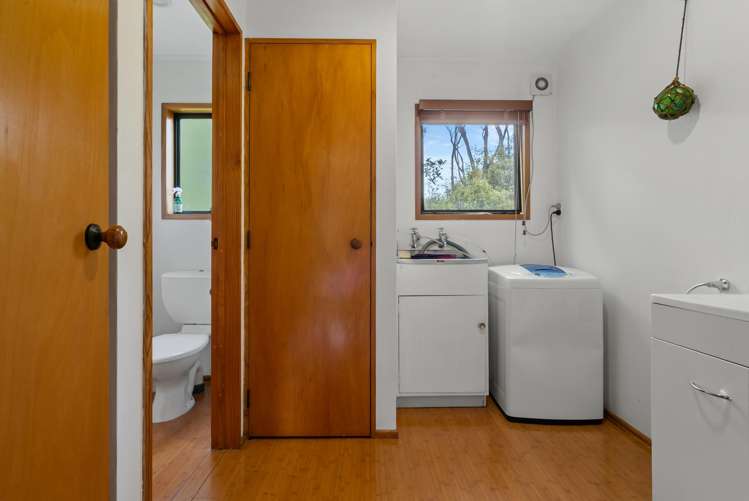 172 Howard Road Orere Point_14