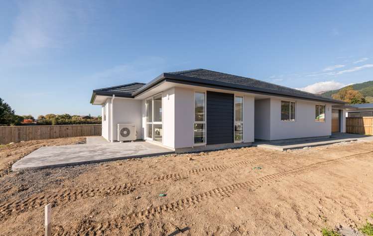 14 Campari Drive Richmond_21