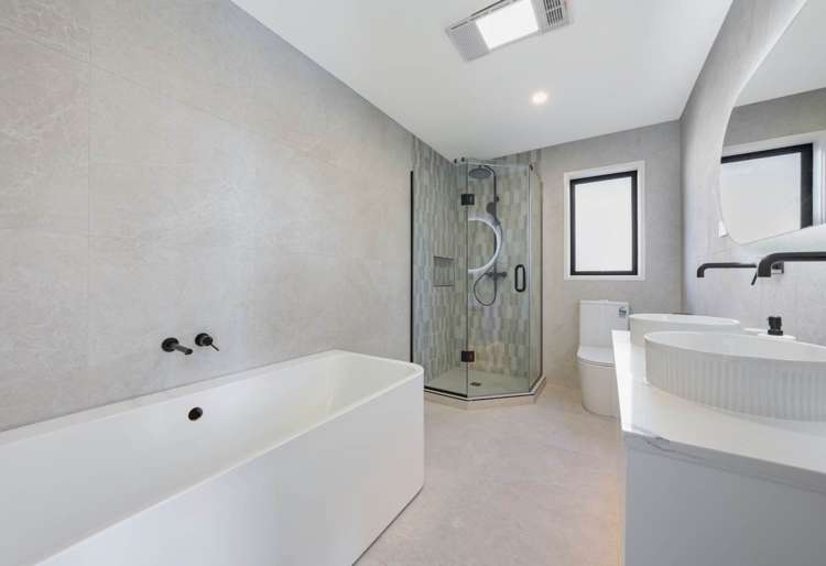 80 Medallion Drive Oteha_15