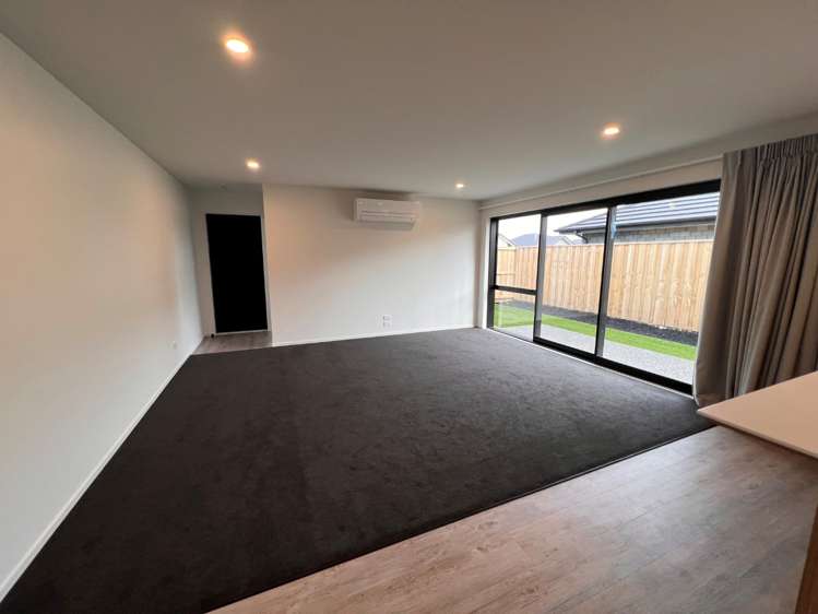 13 Sandhill Drive 11103_4