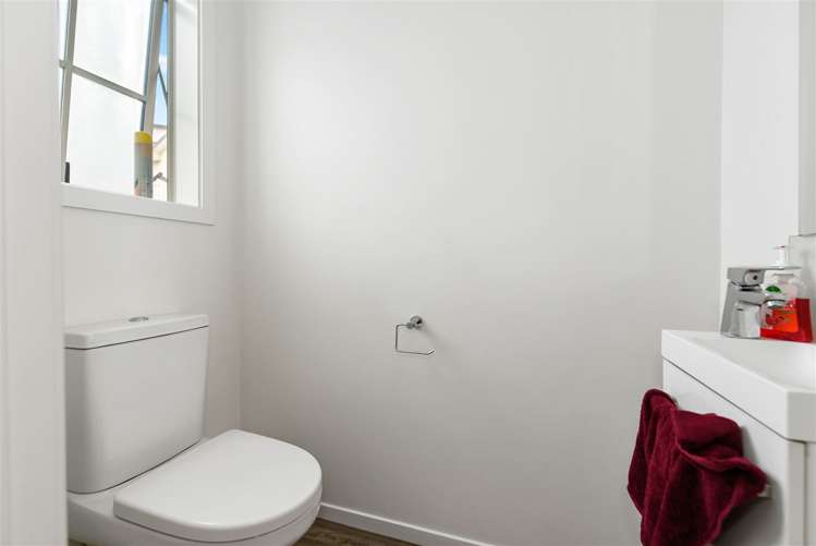 63 Chiefs Court Hamilton East_14