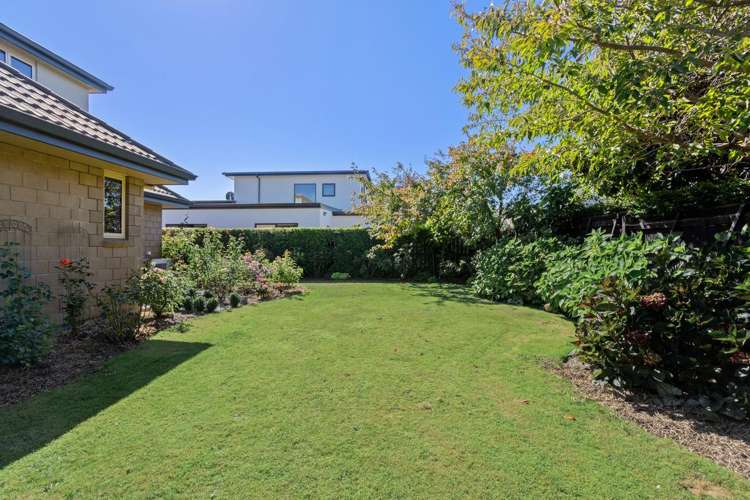 6 Evesham Lane Springlands_33