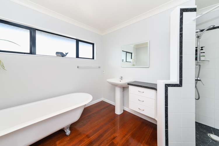 8 Almond Grove Feilding_13