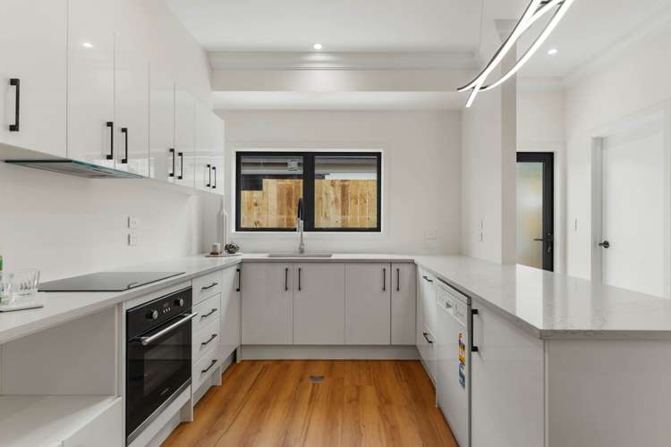 12B Italia Grove Mt Wellington_6