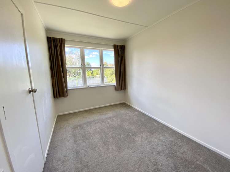 2 Aronui Terrace Kelston_13