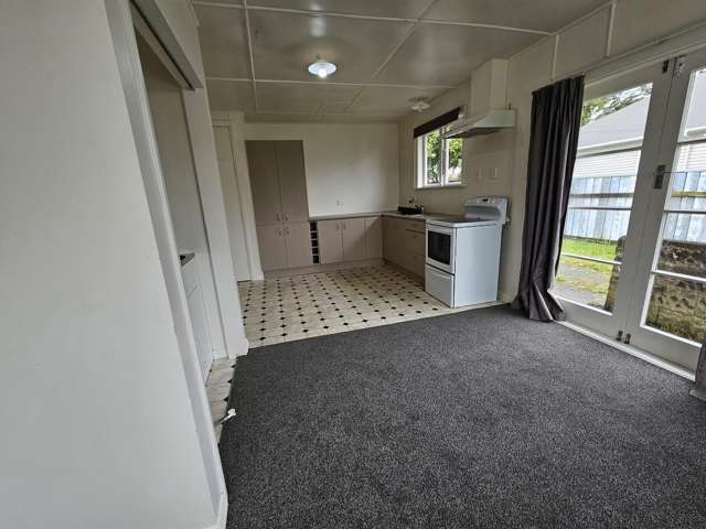 71 Queenwood Road 10516_2