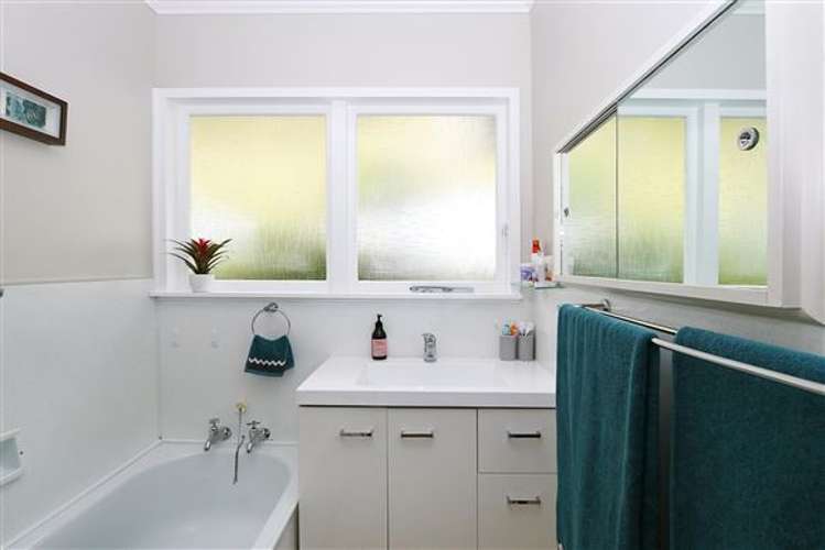 41 Holland Street Wainuiomata_10