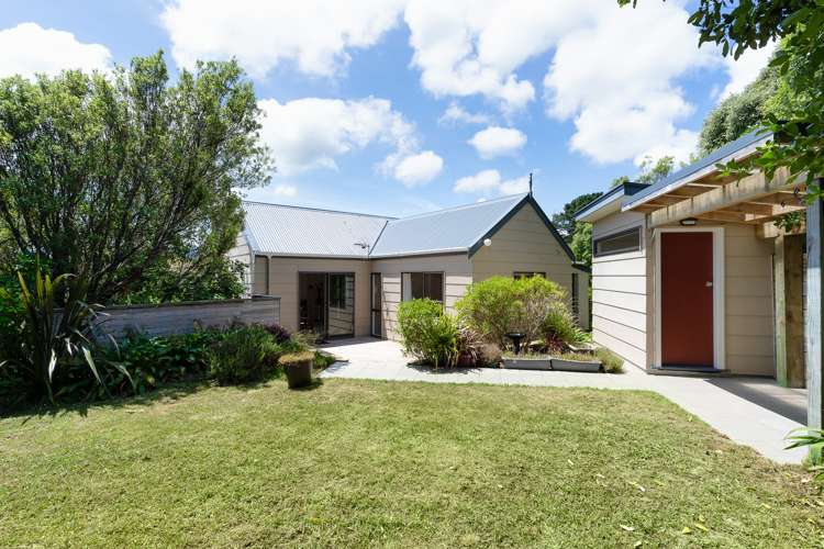 4 Bushland Grove Paparangi_12