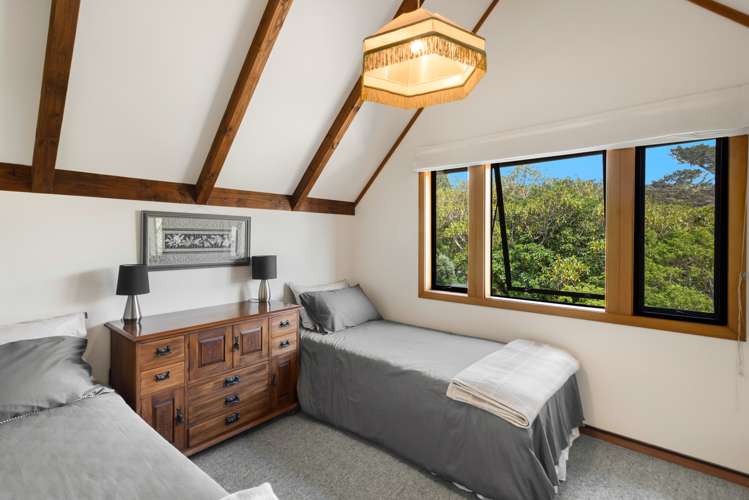 2 Queens View Road Russell_16