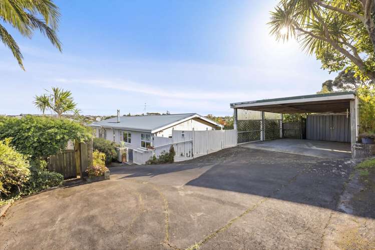 13 Colmar Road Mellons Bay_29