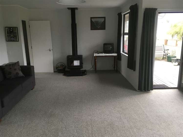 17 Waiau Street Manapouri_6