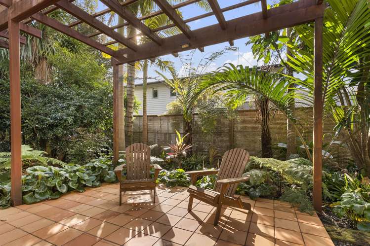 11 Churchouse Road Greenhithe_12