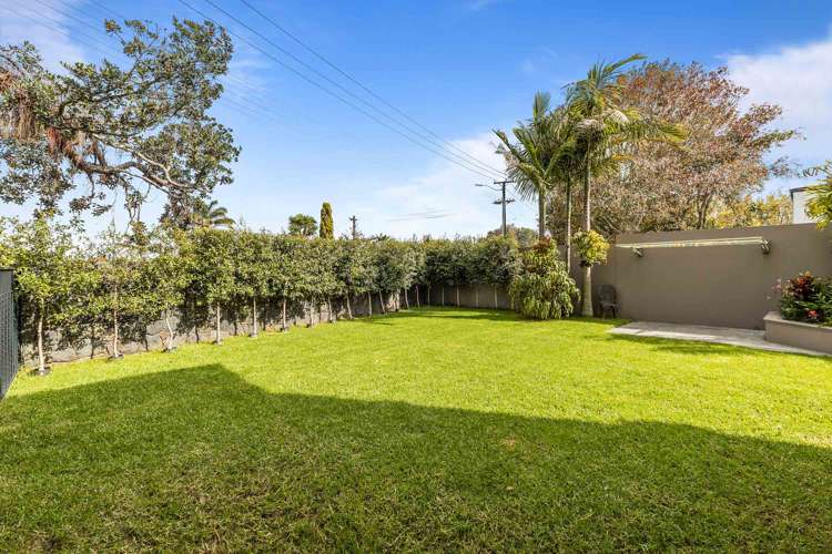 242a Lake Road Hauraki_21