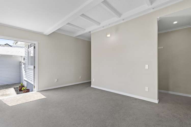 42 Cook Street Hamilton East_7