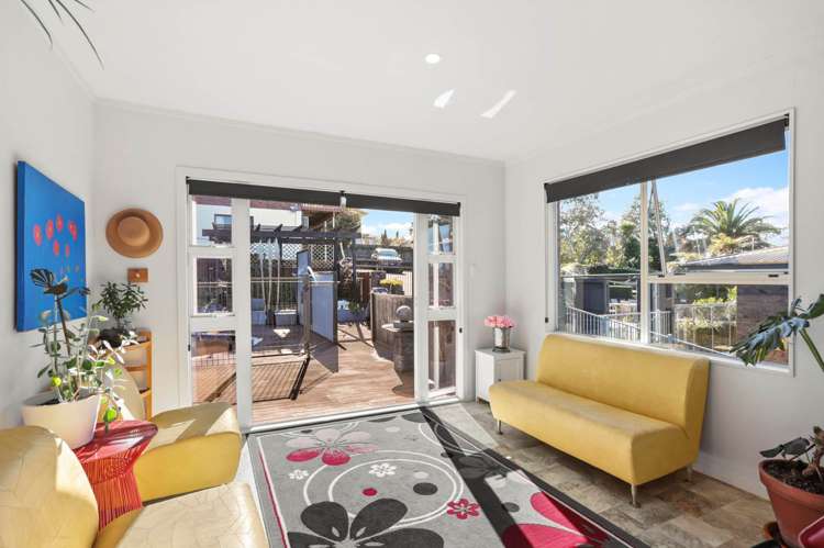 18 Nui Mana Place Te Atatu South_4