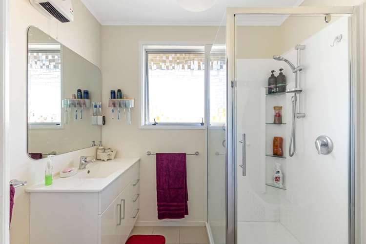 12 Banks Street Tolaga Bay_24