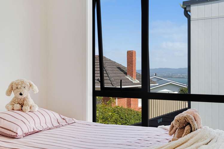8 Patariki Way Beach Haven_10