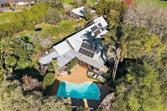 SUPERBLY DESIGNED RESORT-STYLE RESIDENCE