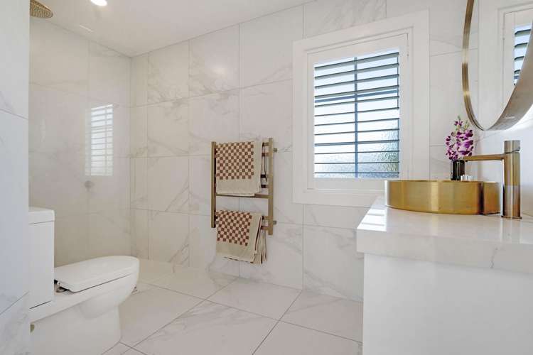 1 Almond Grove Greenhithe_15
