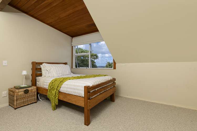 335 Ridge Road Paremoremo_18