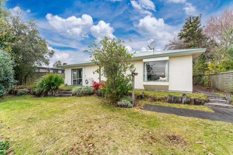 9B Ingle Avenue Waipahihi_17