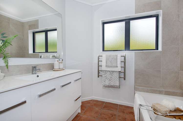 239 Old Parua Bay Road Abbey Caves_10