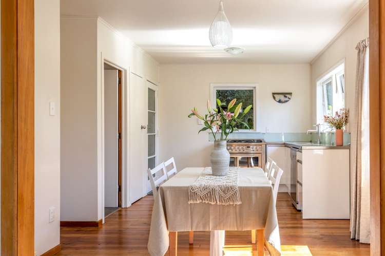 116 Queens Drive Oneroa_14