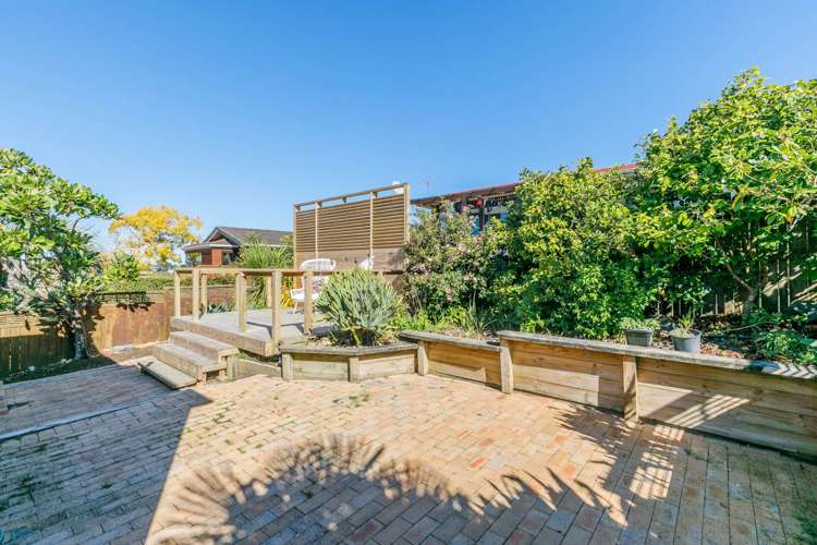 2/10 East Coast Road Milford_12