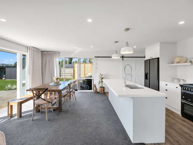 2 Upham Way Amberley_16