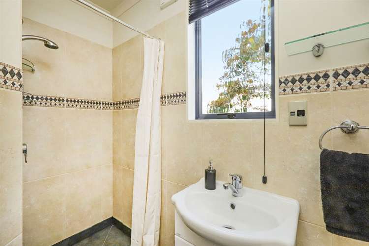 5 Laing Cove Havelock North_19