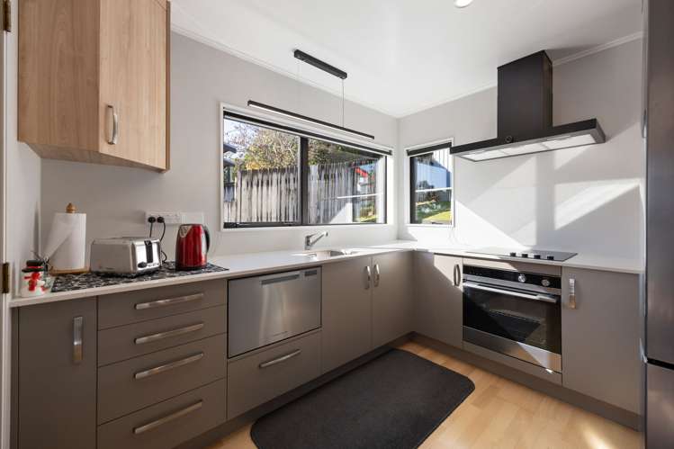 17 Huia Avenue_4