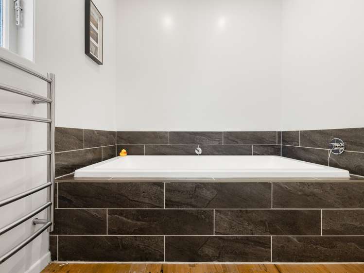 70 Houchens Road Glenview_11