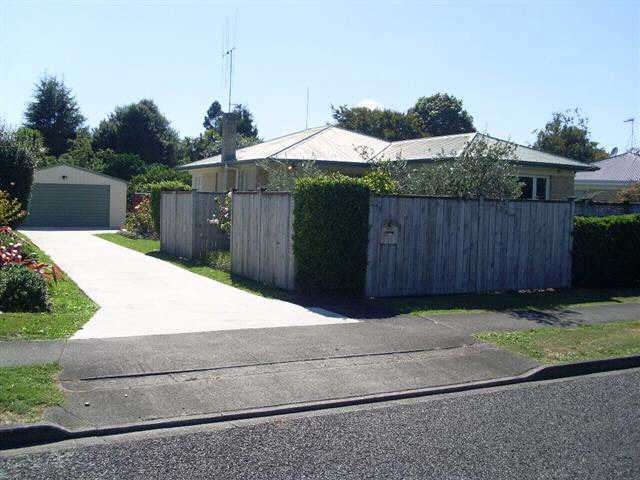 27 Brocas Avenue 1076_3